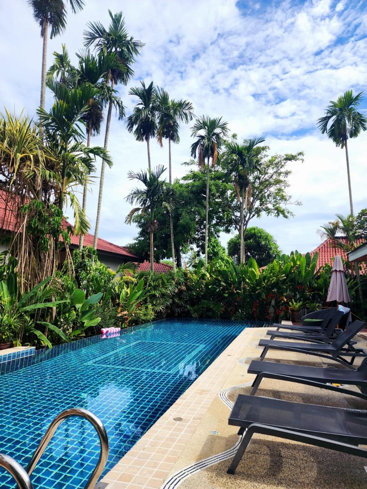 Cocoville Phuket - Sha Resort
