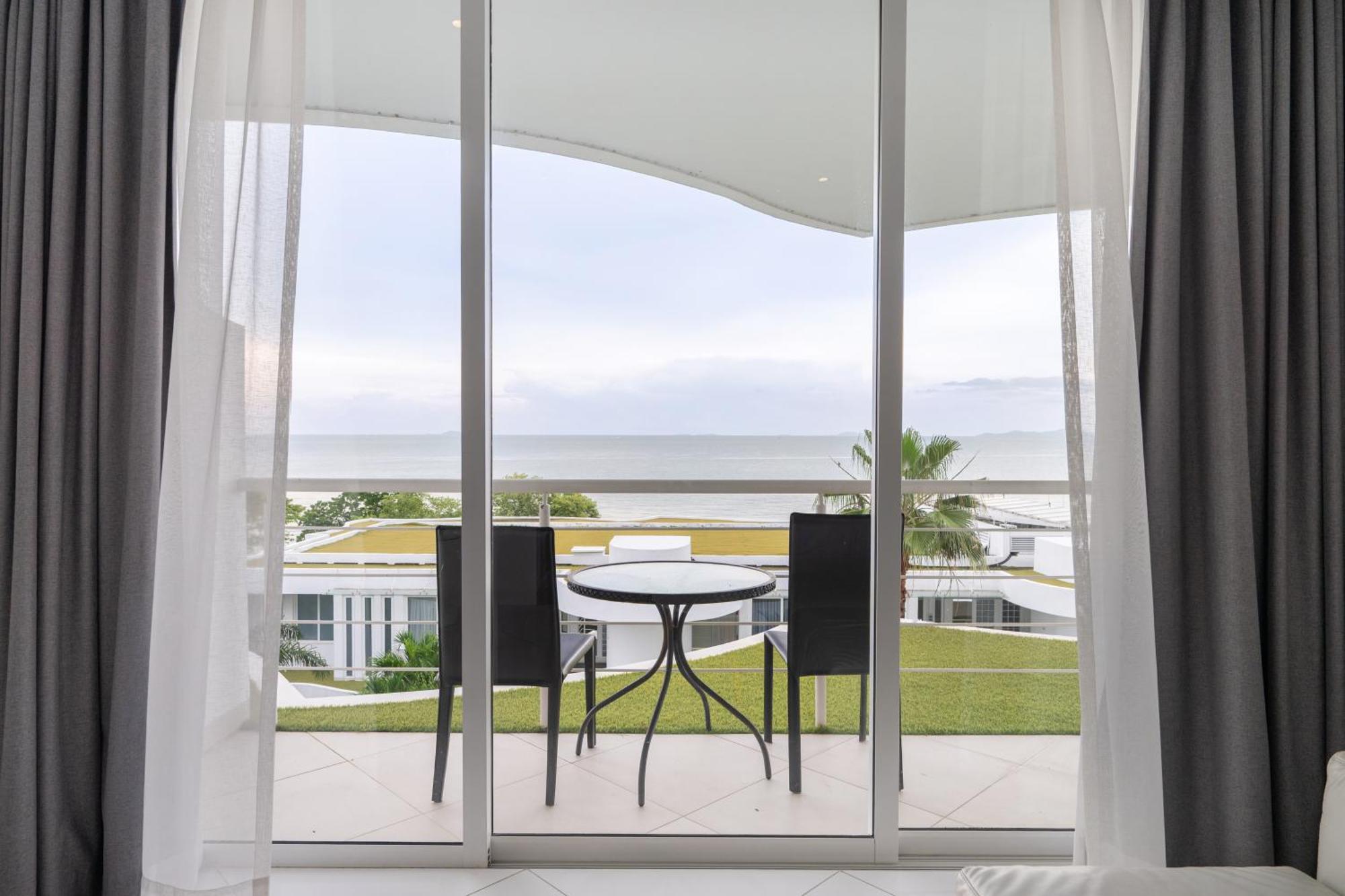 Pure Sunset - Ocean View Room, Pattaya *