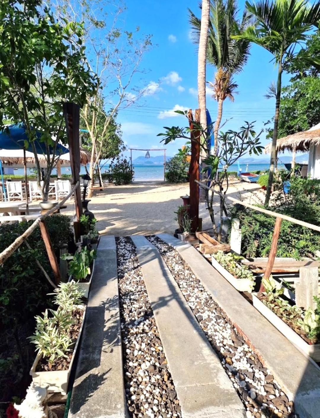 Mook Montra Sea Front Resort Koh Mook