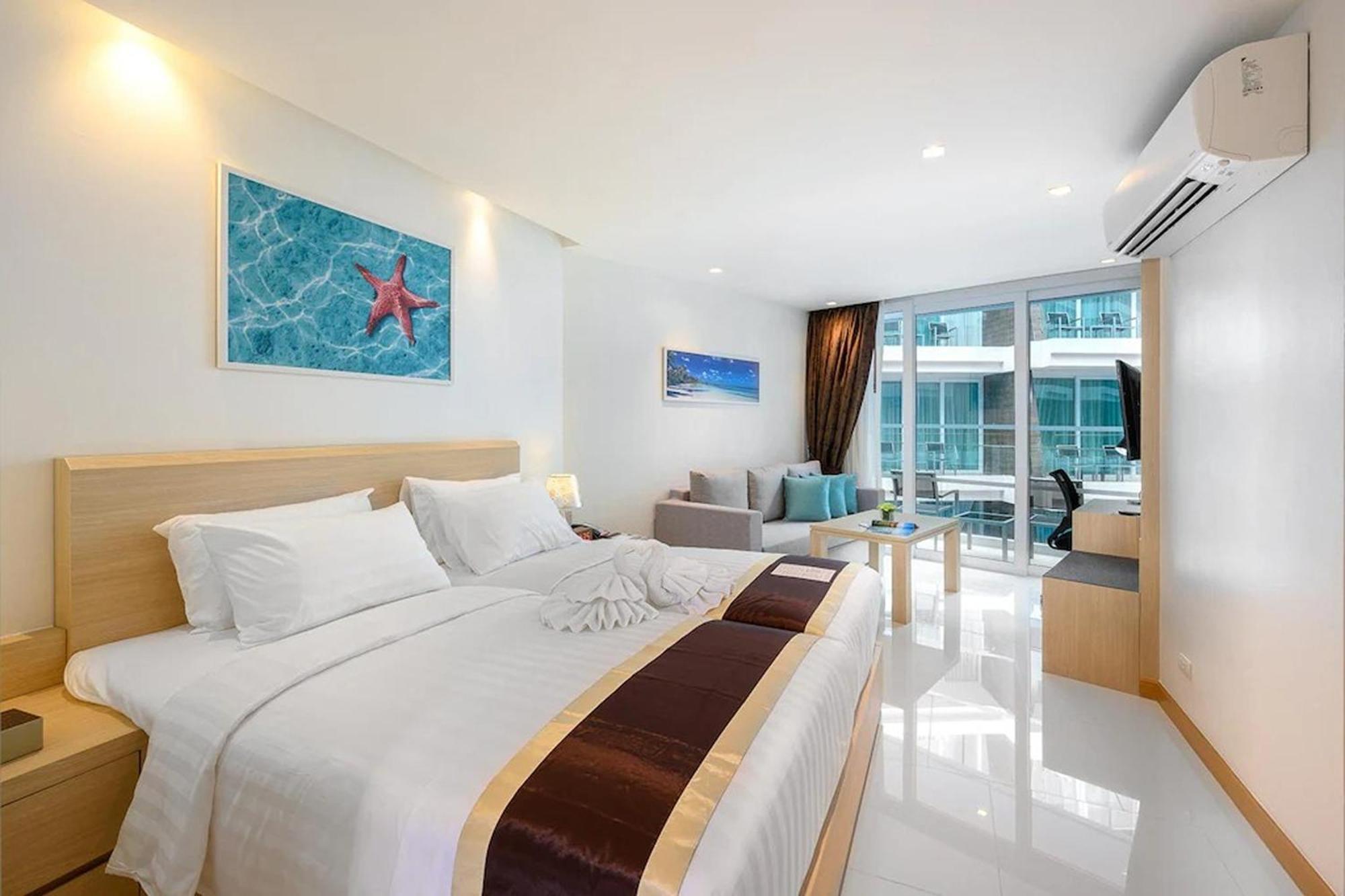 Hotel The Beachfront Phuket Rawai