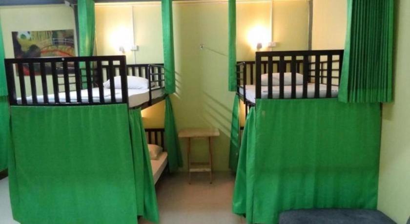 Hugs & Hostel