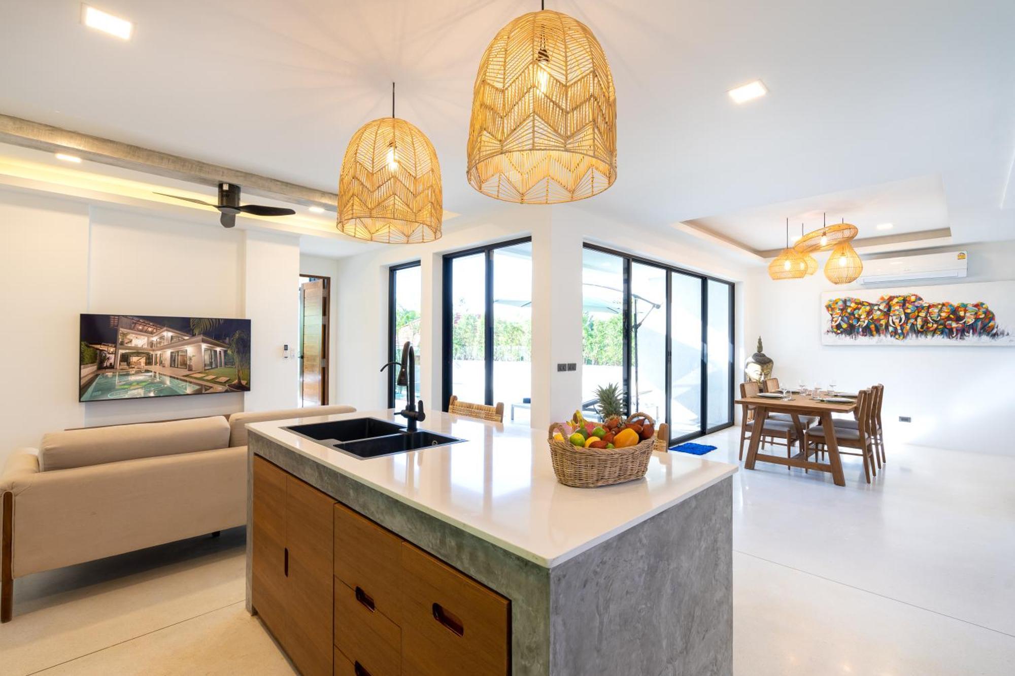 The Guu - Luxe Seaview Villa *