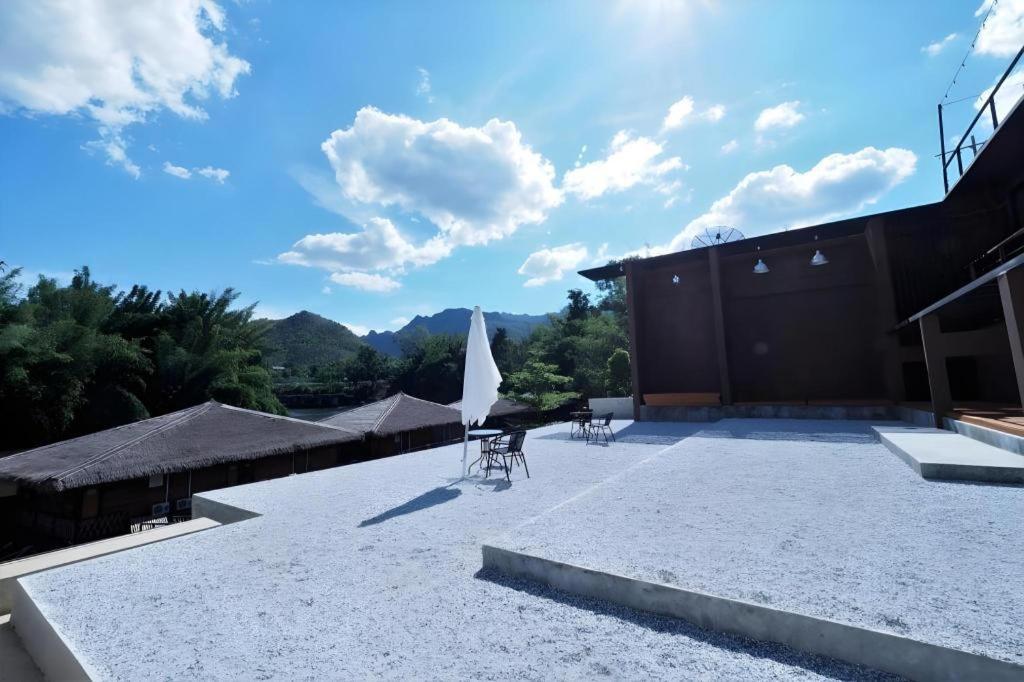 Resort The River Life Sai Yok