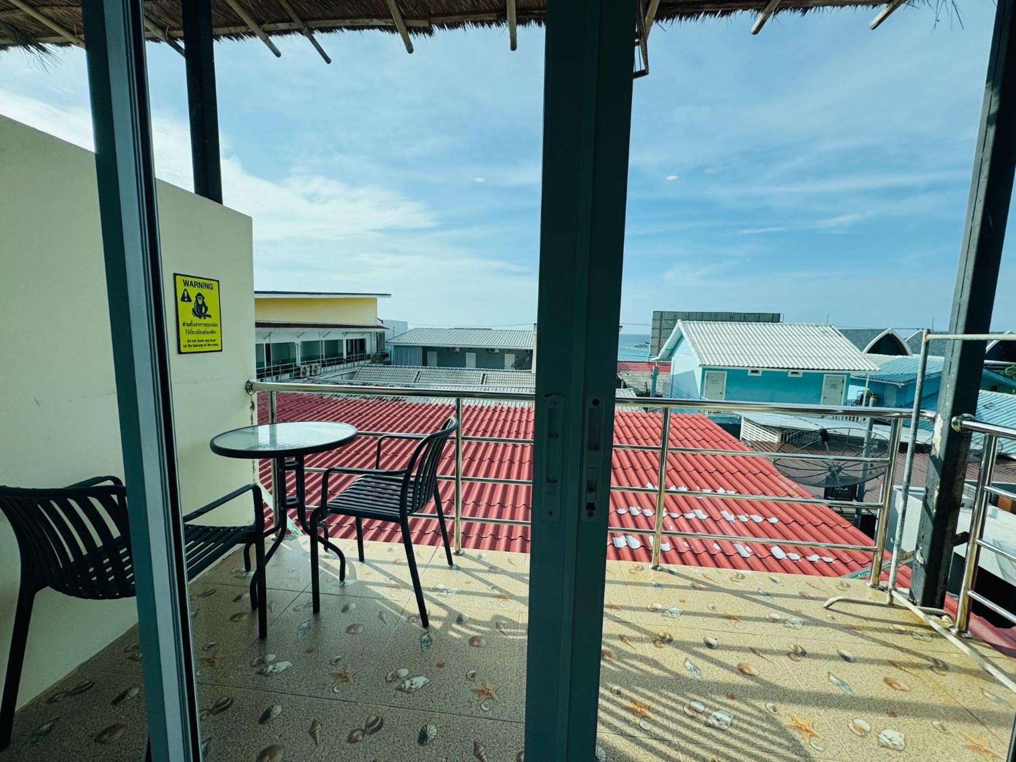 Baan Ta Long Guest house Ko Lan