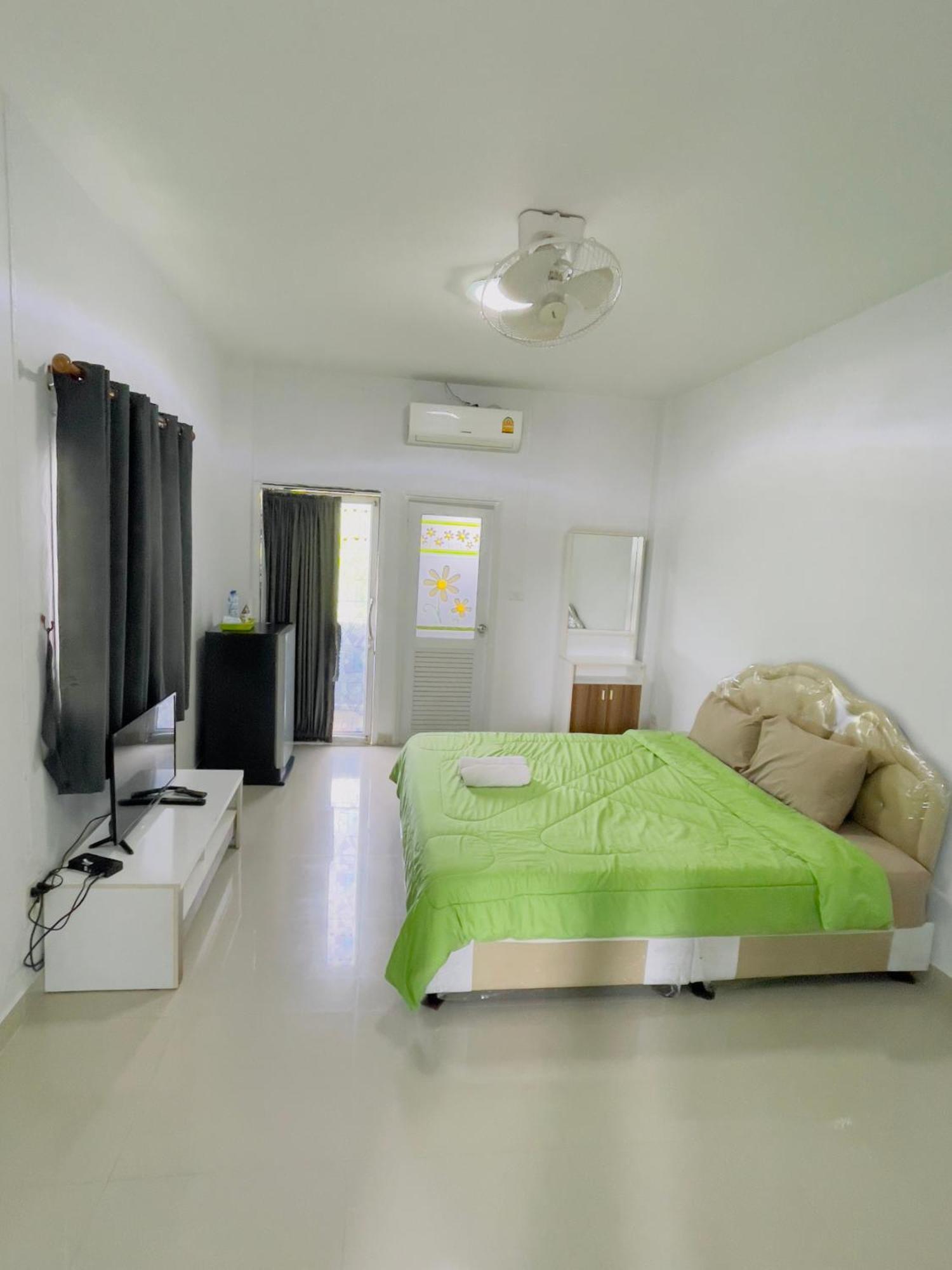 ควีนเพลส Queenplace 3*