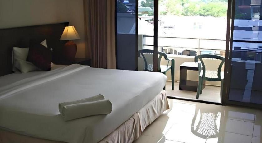 Phuyai Resort *