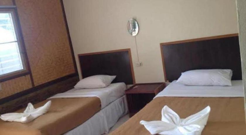 Hotel Oyo 681 Paradise