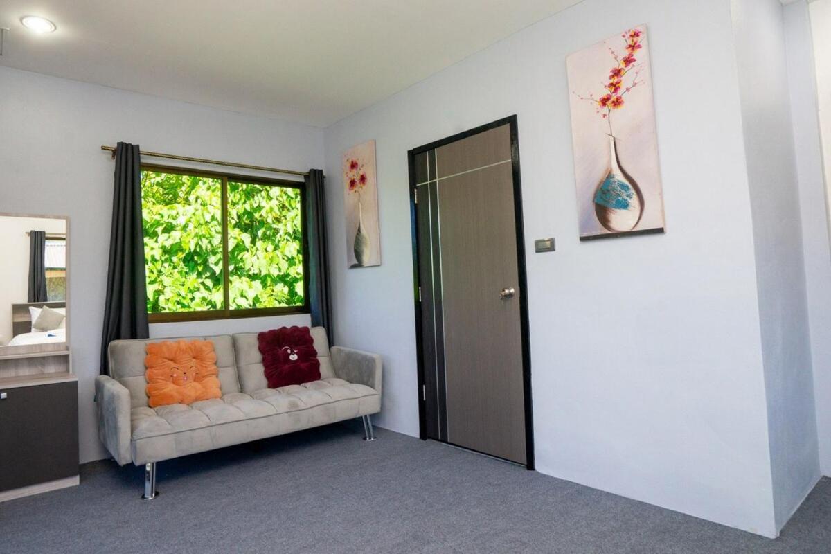 3 Bed 3 Bath 400m To