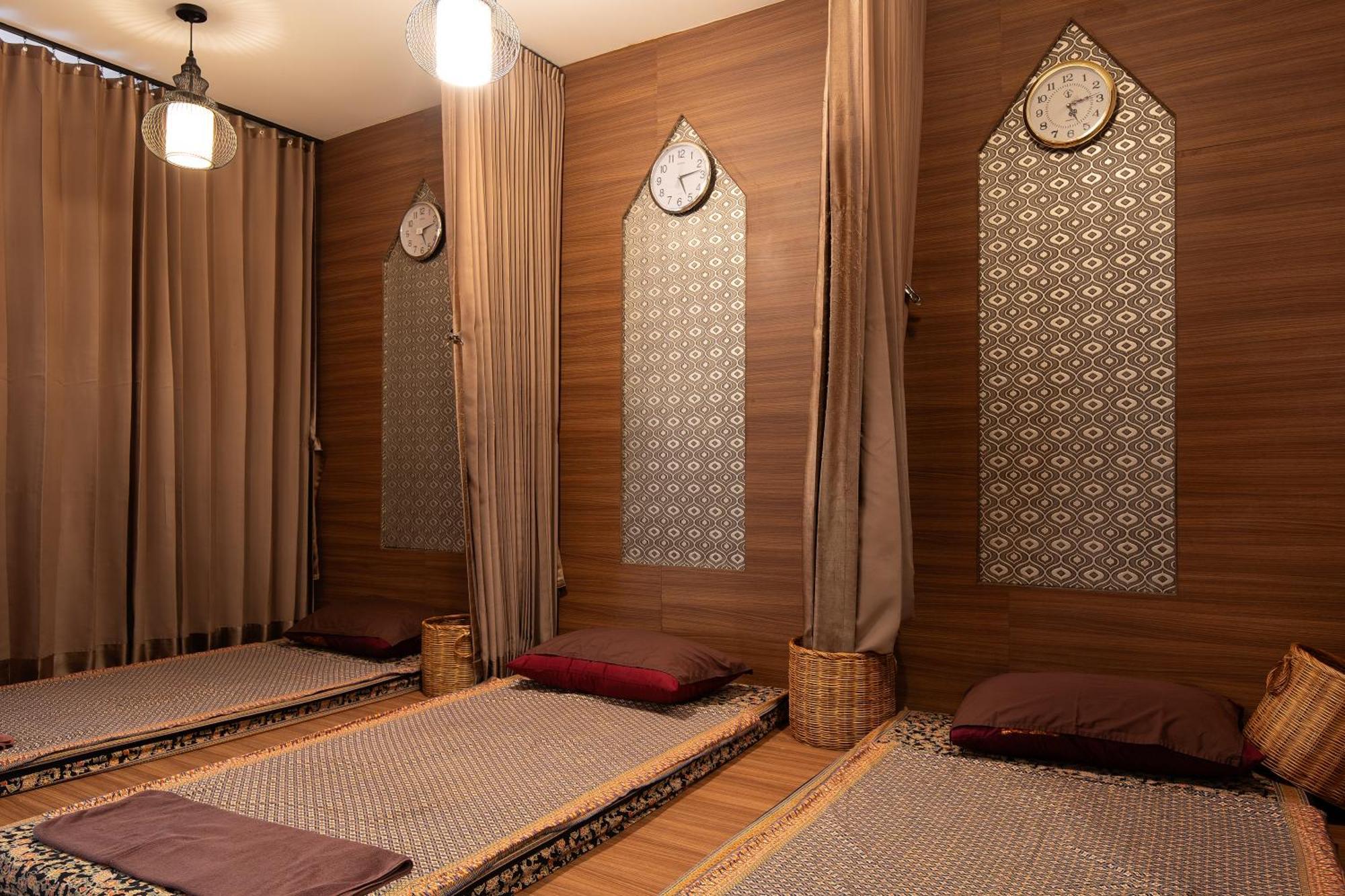 Dewan Hotel 3*