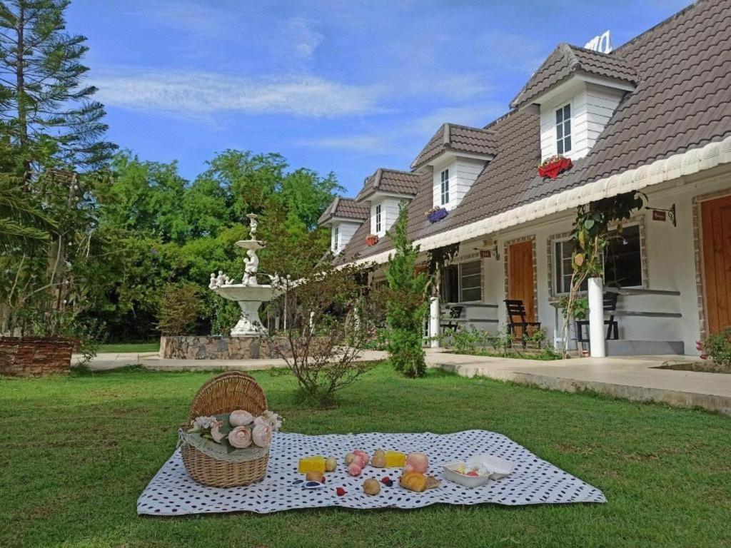 Charisma Resort Suan Phueng