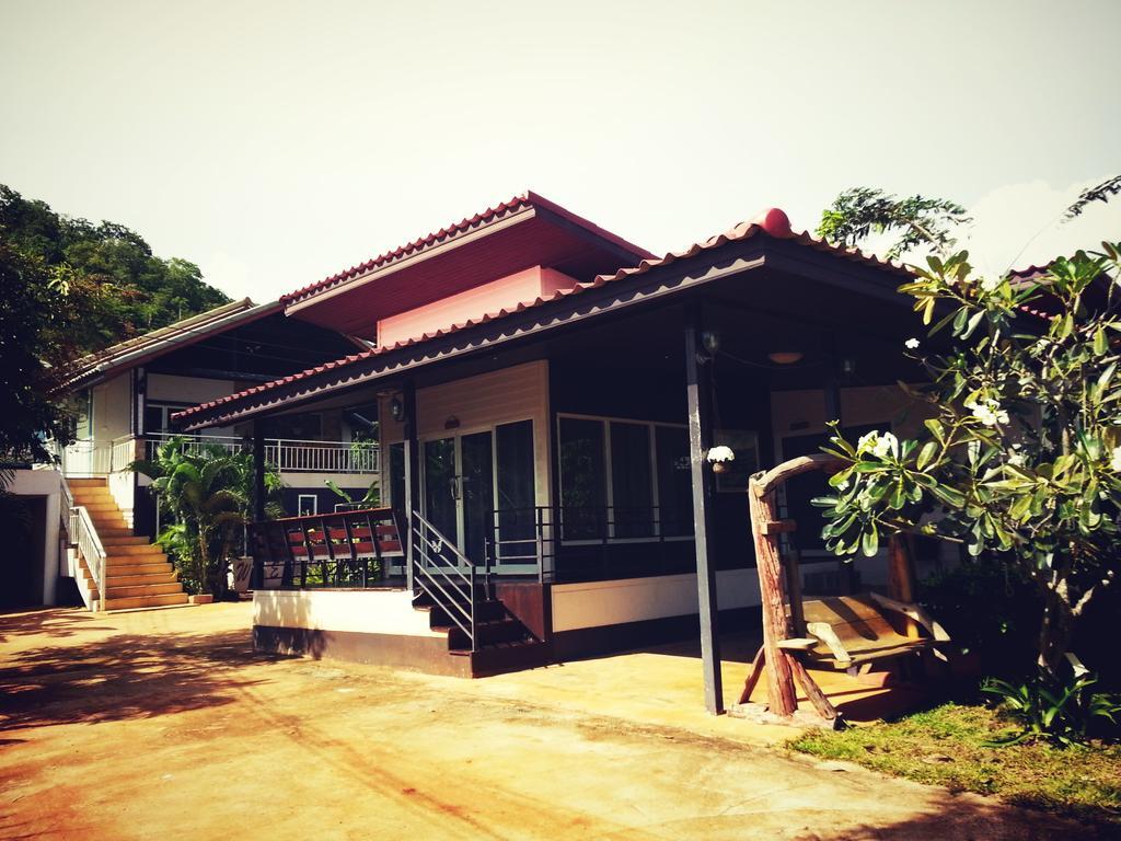 Baan Khaoneawdum