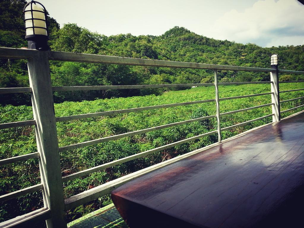 Resort Baan Khaoneawdum Nong Nam Daeng