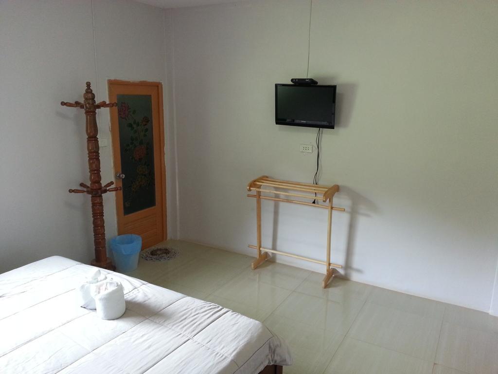 Resort Baan Khaoneawdum