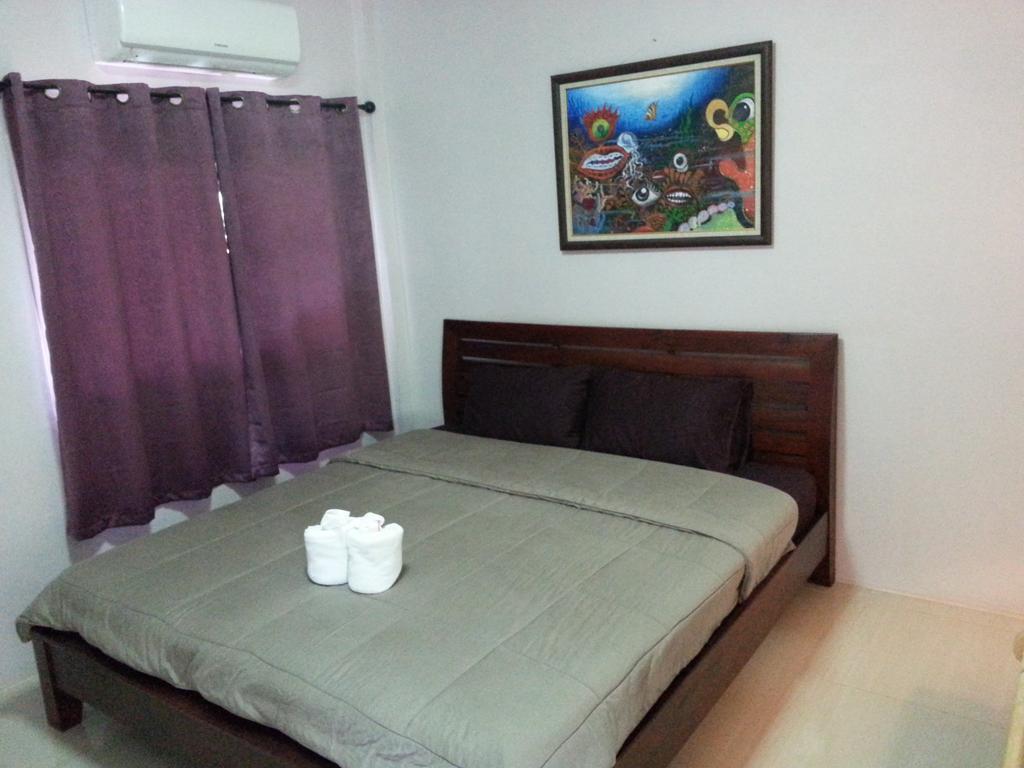 Baan Khaoneawdum Nong Nam Daeng
