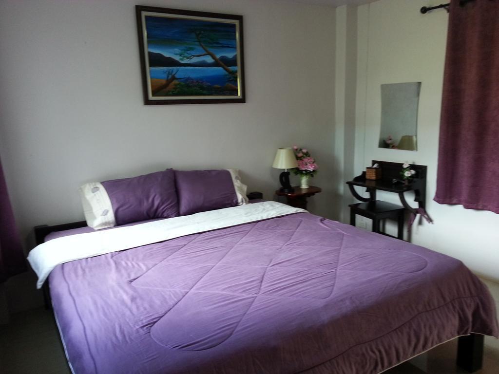 Baan Khaoneawdum Resort