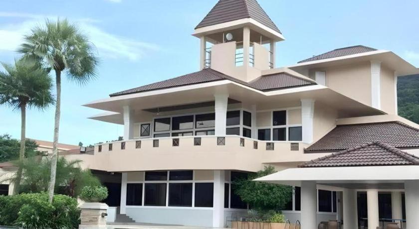 Resort Royal Hills Golf And