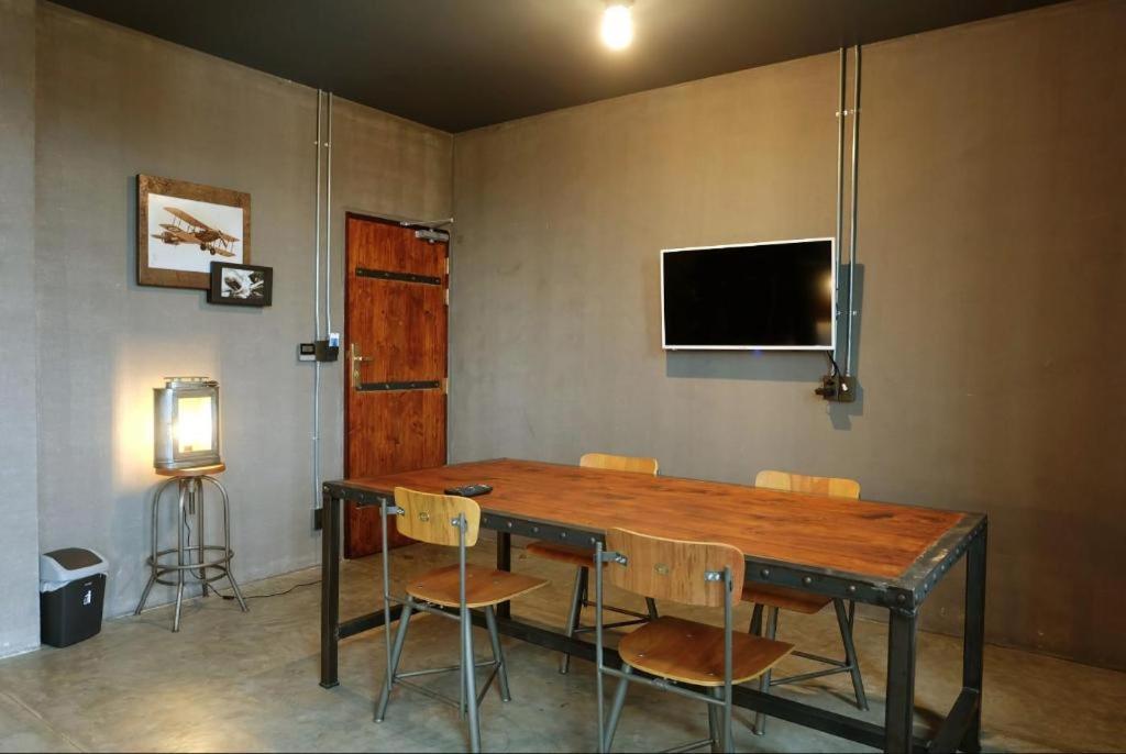 Rider Bedroom & Cafe * Pran Buri