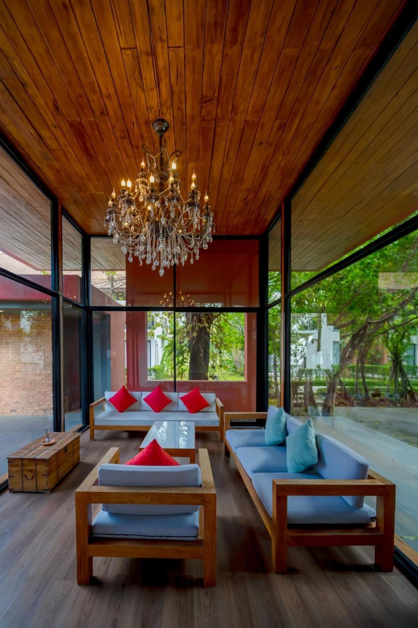 Treasure & 4* Sukhothai