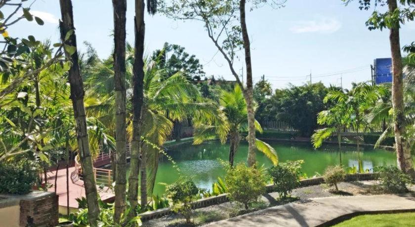 Royal Lee And Resort Nai Yang