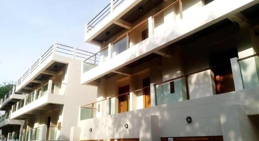 Sealey Resort 3*