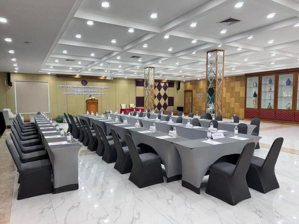 Pinehurst Golf Club And Hotel Pathum Thani