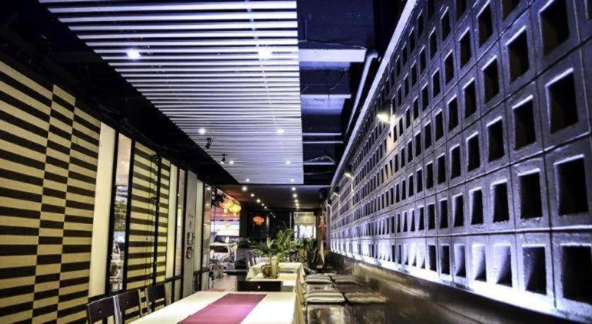 The Ratchathani Hotel 3*