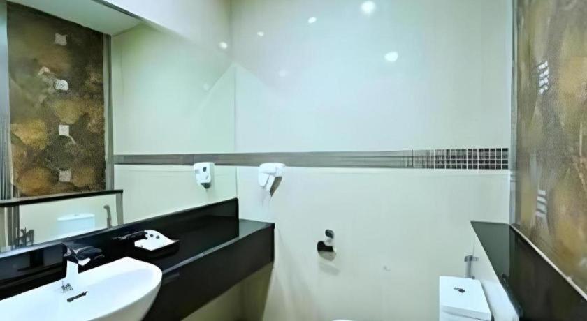 Hotel World Palace 3*