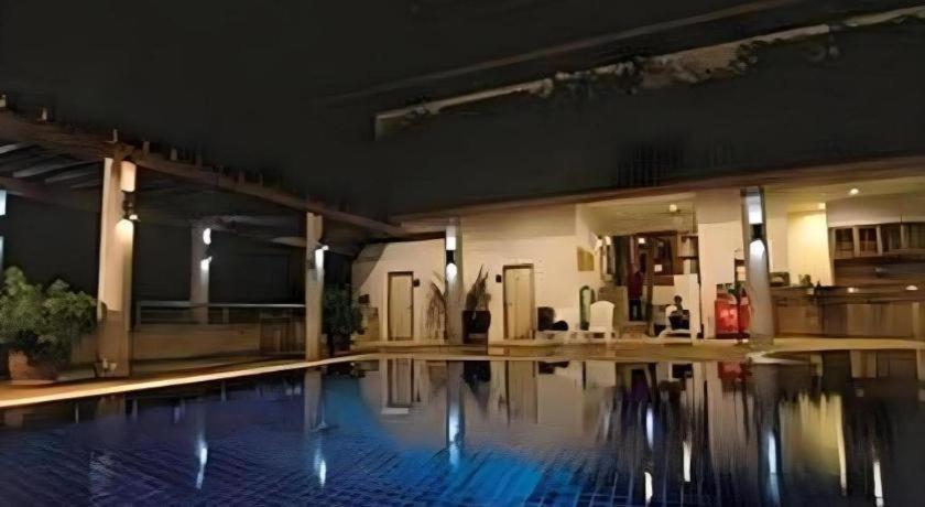 World Palace 3* Songkhla