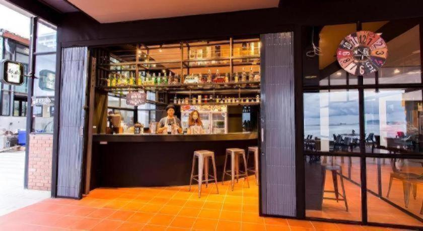 Hotel The Loft Seaside Sriracha Hotel 3*