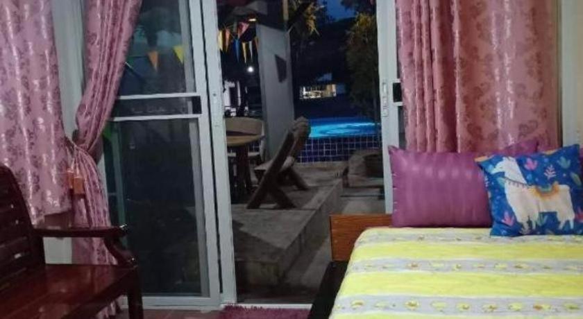 Baan Gon Chompu Suan Phueng