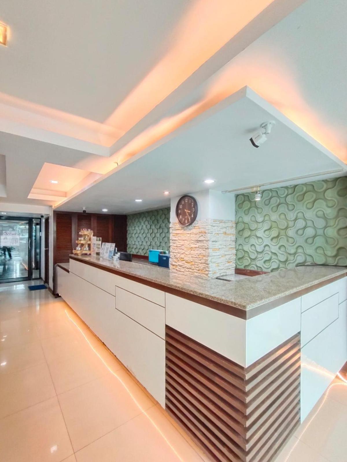 Max Value Hotel