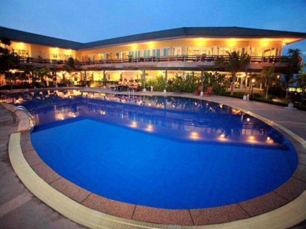 Bacchus 3* Pran Buri