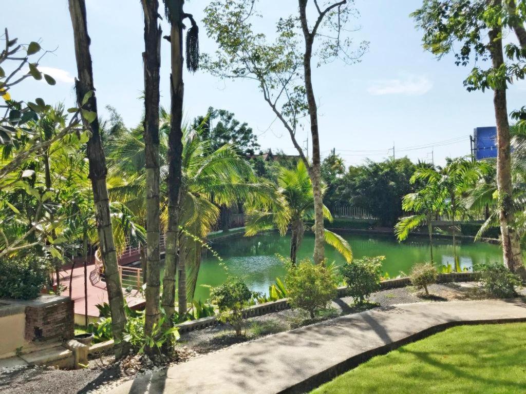 Royal Lee And Resort Nai Yang