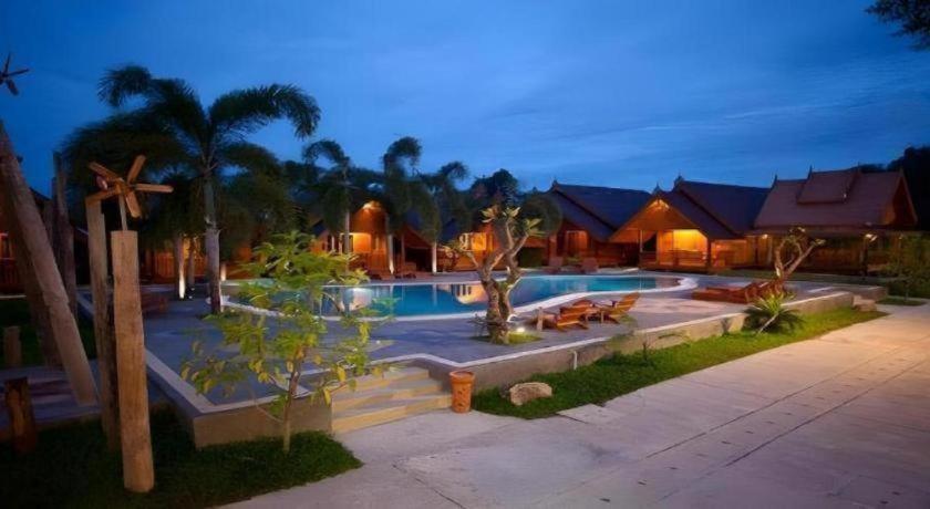 Resort Srisawat 3*