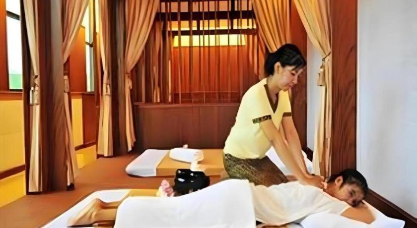 Hotel World Palace
