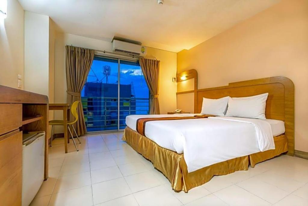 Eastiny Plaza Hotel