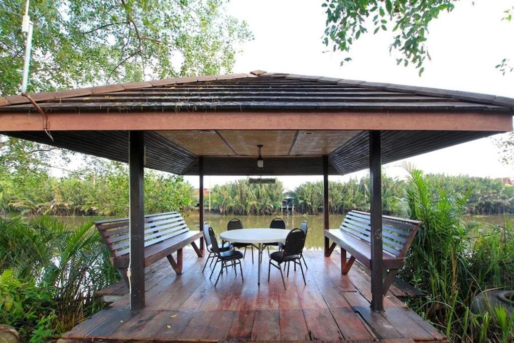 Baan Suan Nuan Ta Samut Songkhram