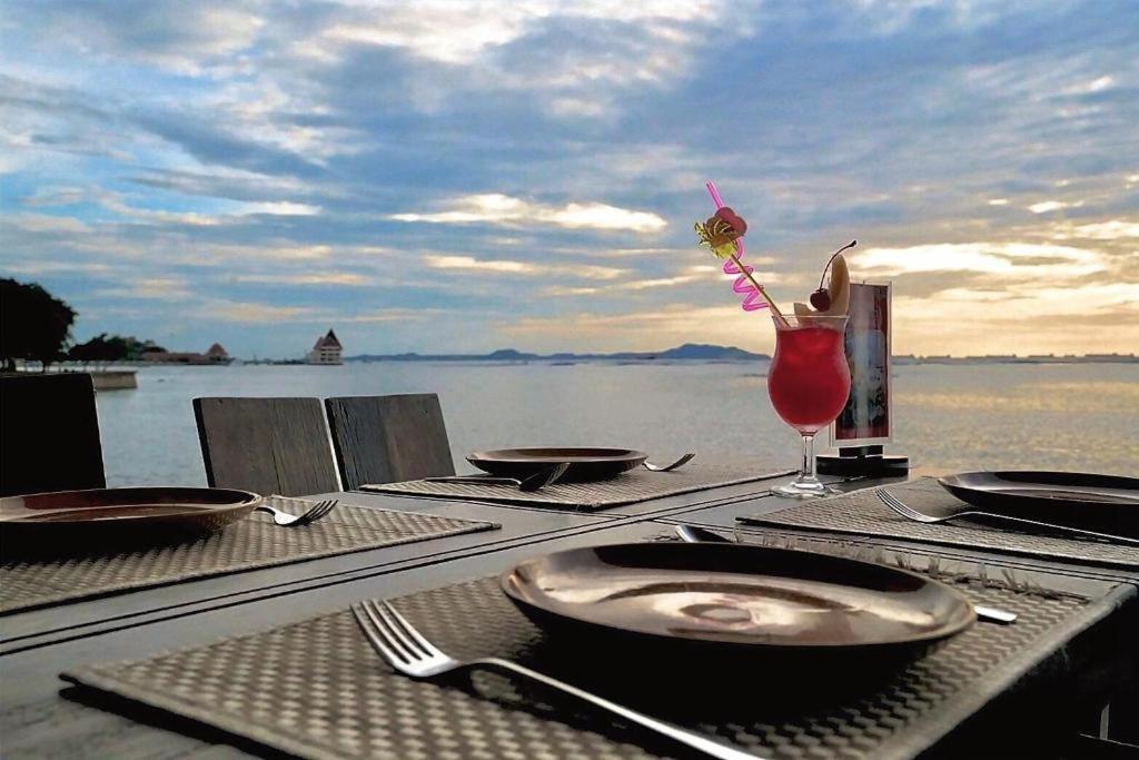 The Loft Seaside Sriracha Hotel