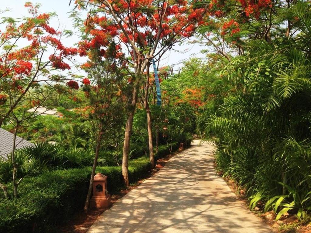 Thaton Hill Mae Ai