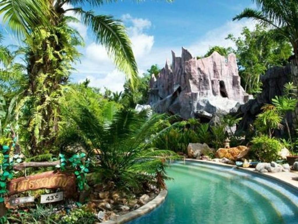 Nattha Waree Hot Spring And Ban Nua Khlong