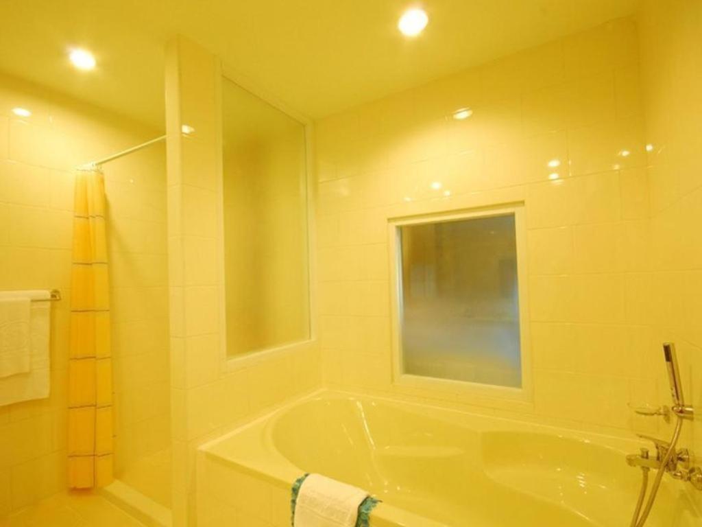 Hip Hotel