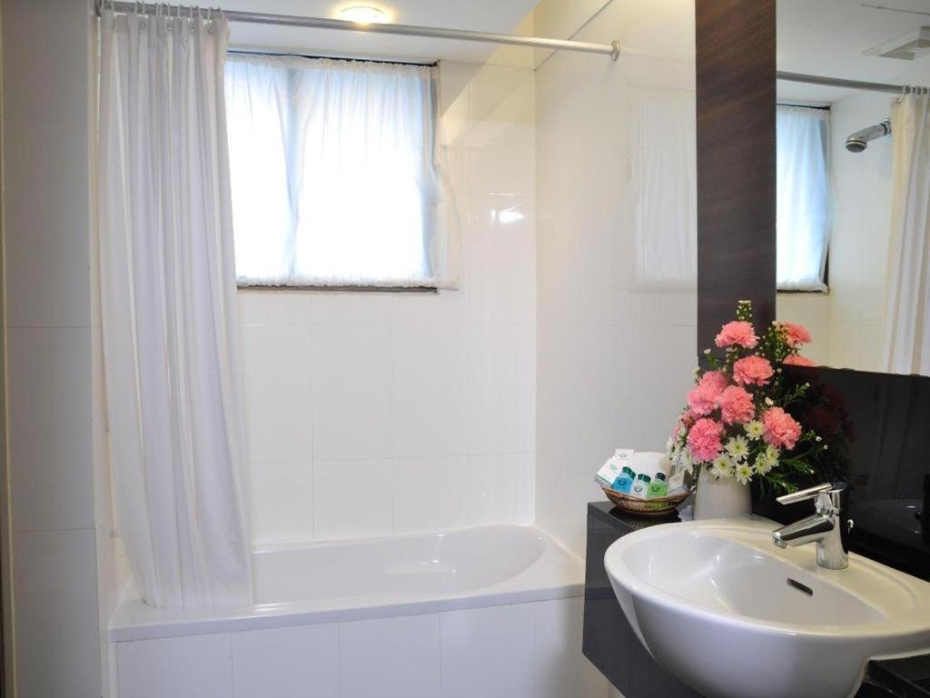Mayflower Grande Hotel 3*
