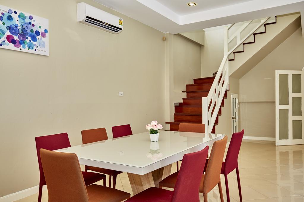 Pool 5bedroom Cosy Big Area Close To The