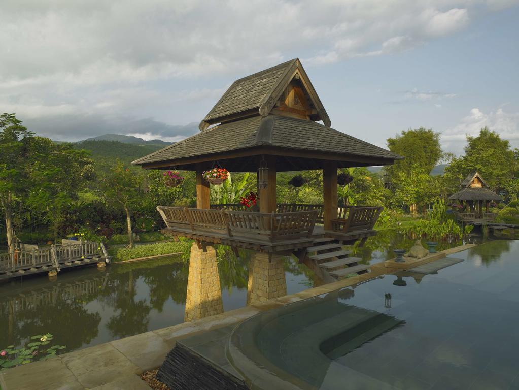 Resort Howie's Mae Rim