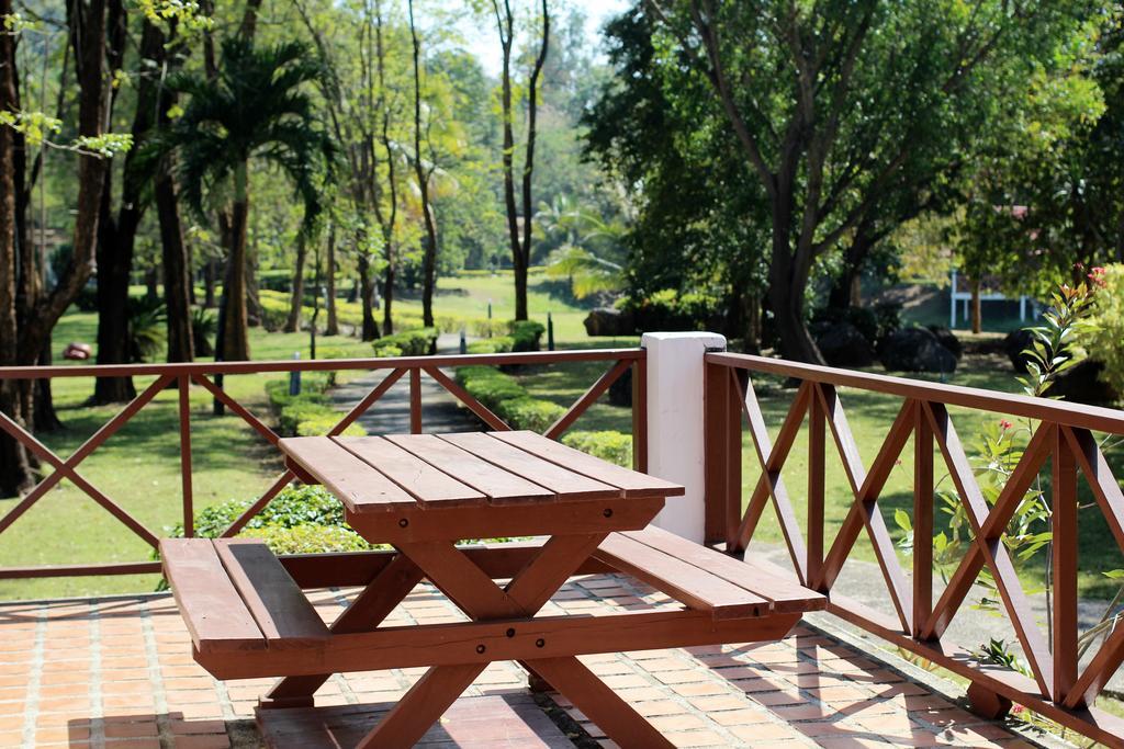 River Kwai Park & Resort Chongsadao