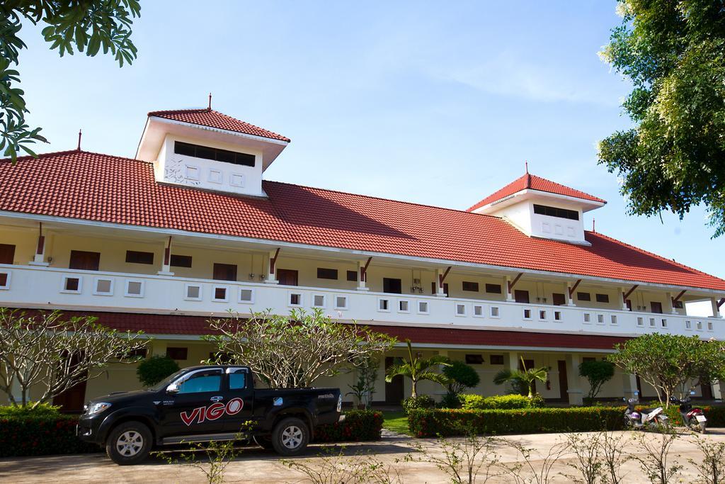 Lake Villa Resort