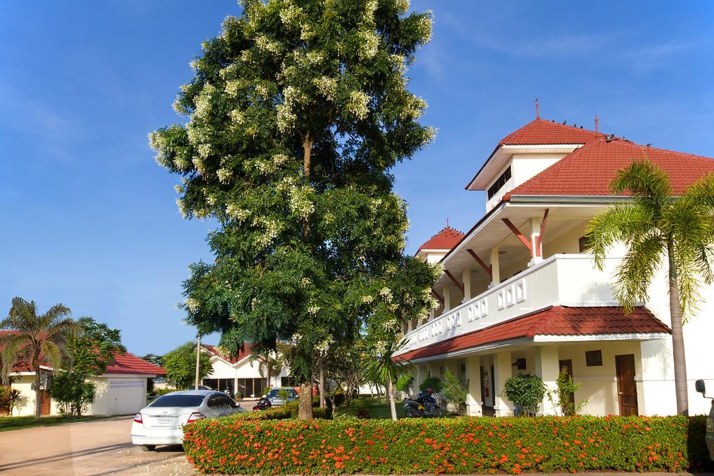 Resort Lake Villa Resort