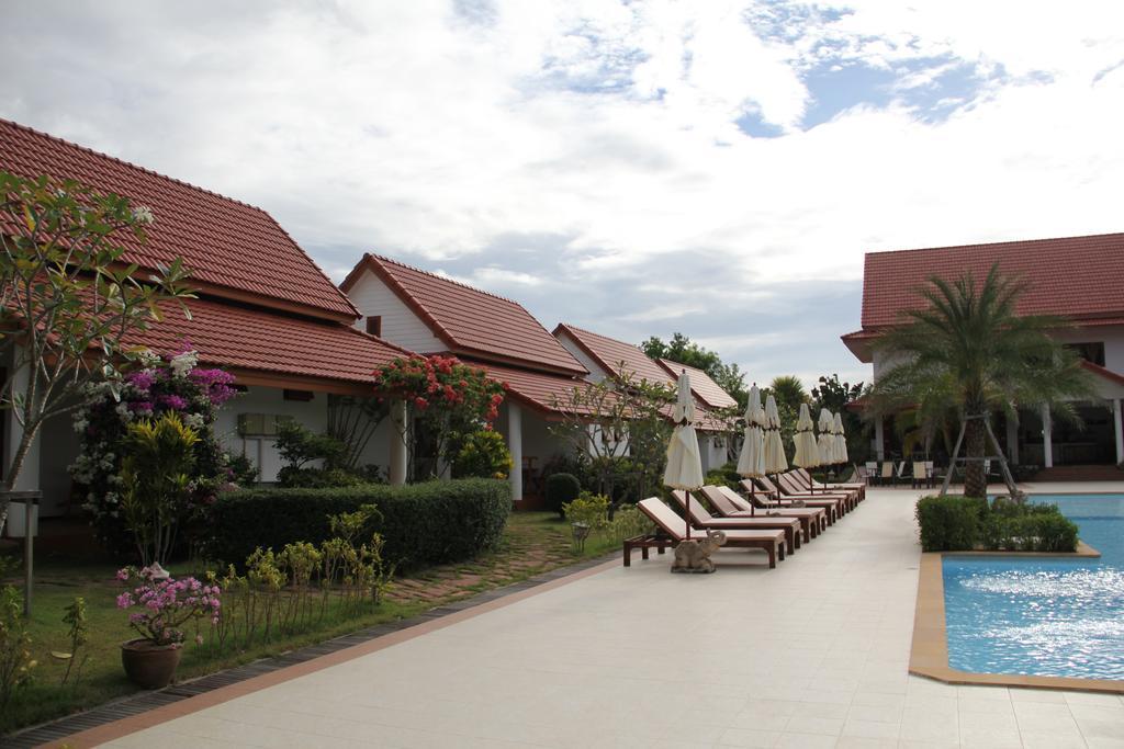 Armonia Village And 3*