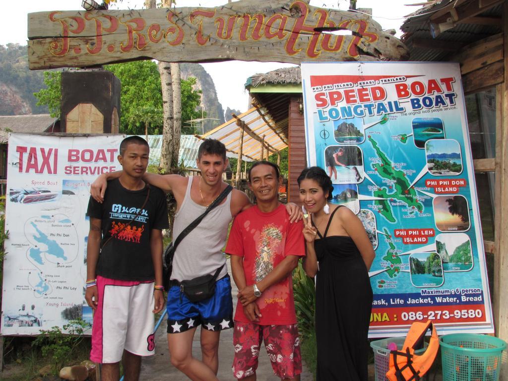 Pp Red Tuna Hut 2*
