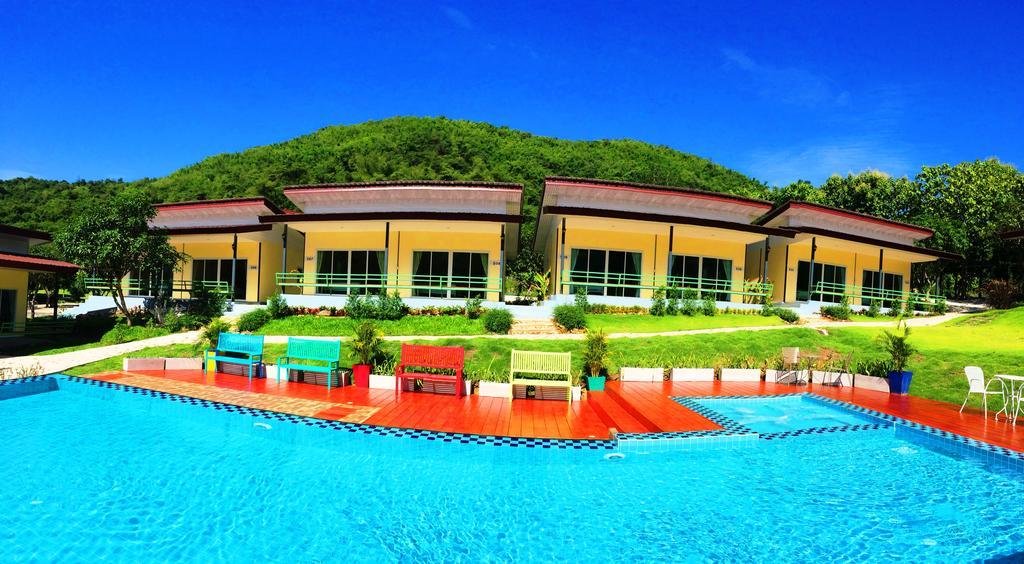 Resort Theerama Suan Phueng